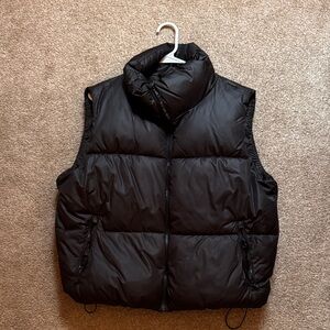 Old Navy Women's Black Puffer Vest